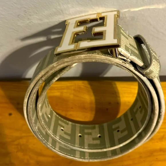 Fendi Beige and White Belt with Gold Buckle - Picture 2 of 4